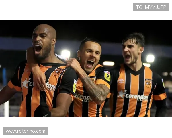 赫尔城黑橙军魂彰显球队精神风貌