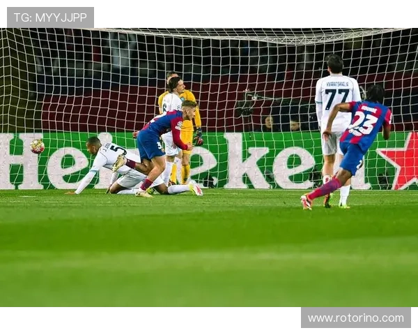 巴萨防线表现波动从稳固到频频被打穿,阶段性变化对赛季防守端稳定性构成考验