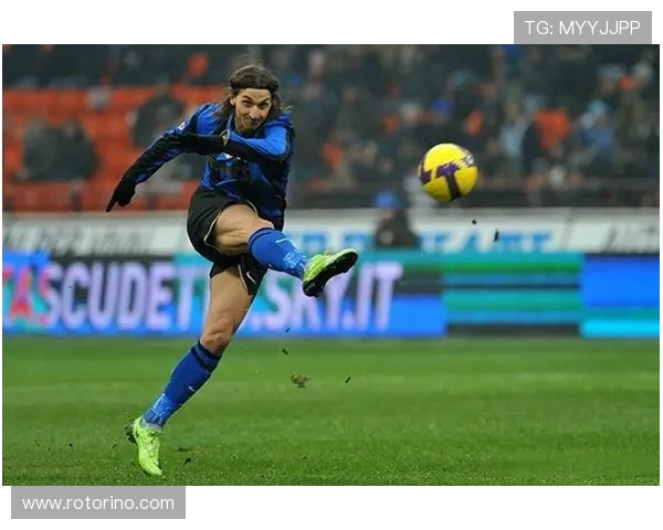 伊布退役后每天睡到下午三点，家里车库停着七辆超跑